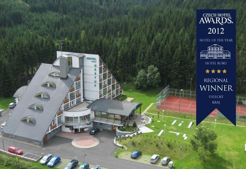 Hotel Nastup Лоучна-под-Клиновцем Экстерьер фото